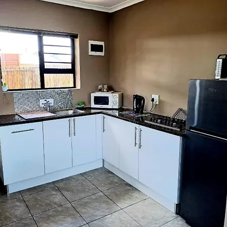 Theescombe Accomodation Port Elizabeth Exterior foto