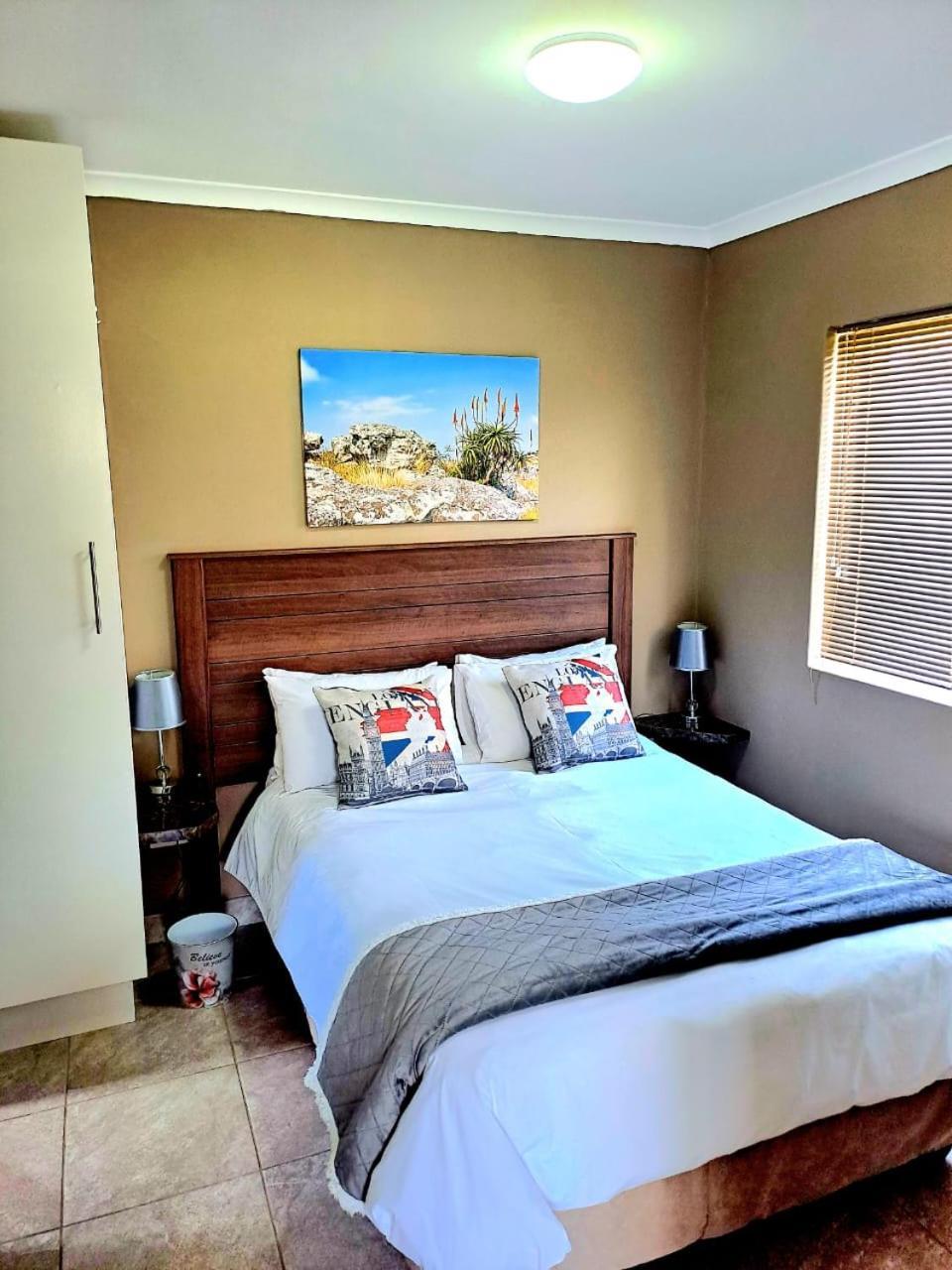 Theescombe Apartment Port Elizabeth