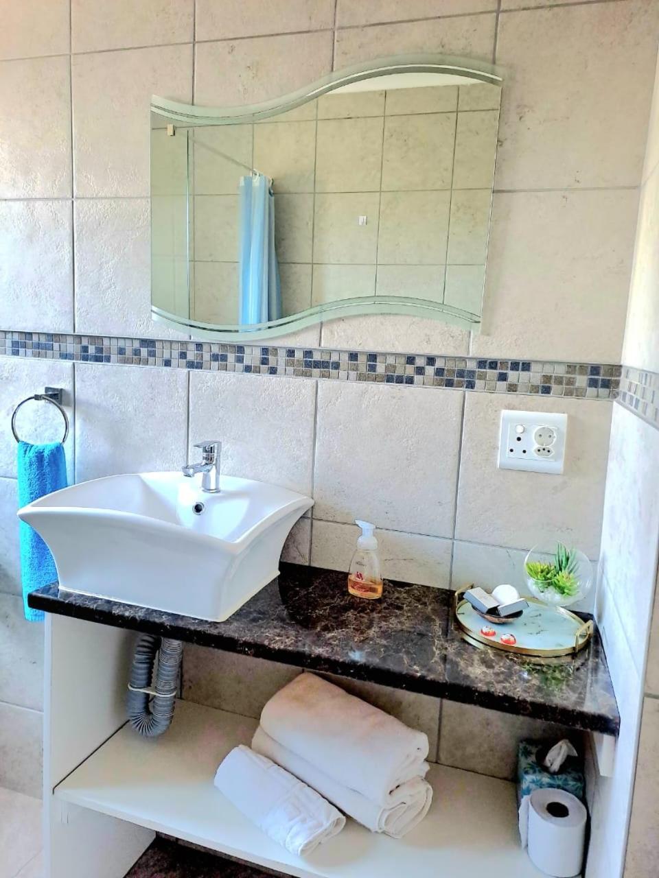 Theescombe Apartment Port Elizabeth
